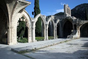 Богата екскурзионна програма